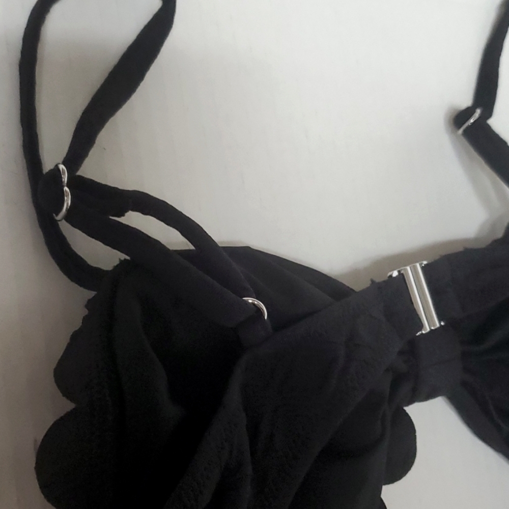 NWT The Cupshe Black Knotted Scalloped One Piece Swimsuit Small - Picture 12 of 12